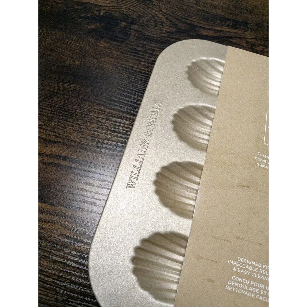 Williams Sonoma Goldtouch Pro Nonstick Madeleine Biscuit Corn Cake Pan 16 Wells